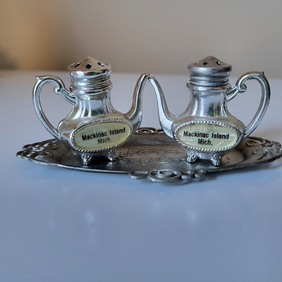Vintage Cast Metal Mackinac Island Teapot Salt and Pepper Shakers w/ Underplate - Picture 3 of 16